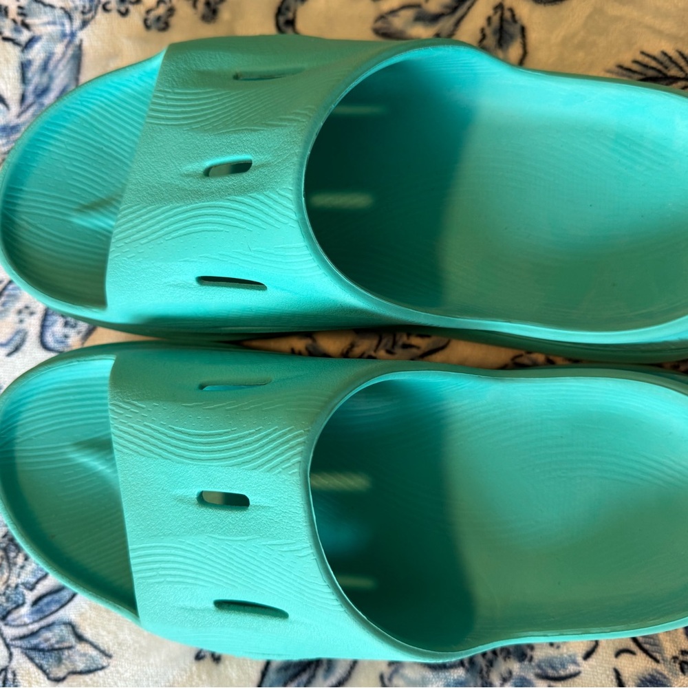 Hoka Women's Slippers in Teal